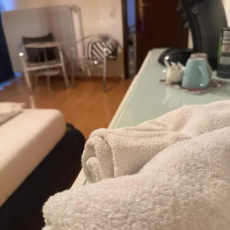 Δωμάτια σε οικογενειακή κατοικία Uebernachten Στουτγκάρδη